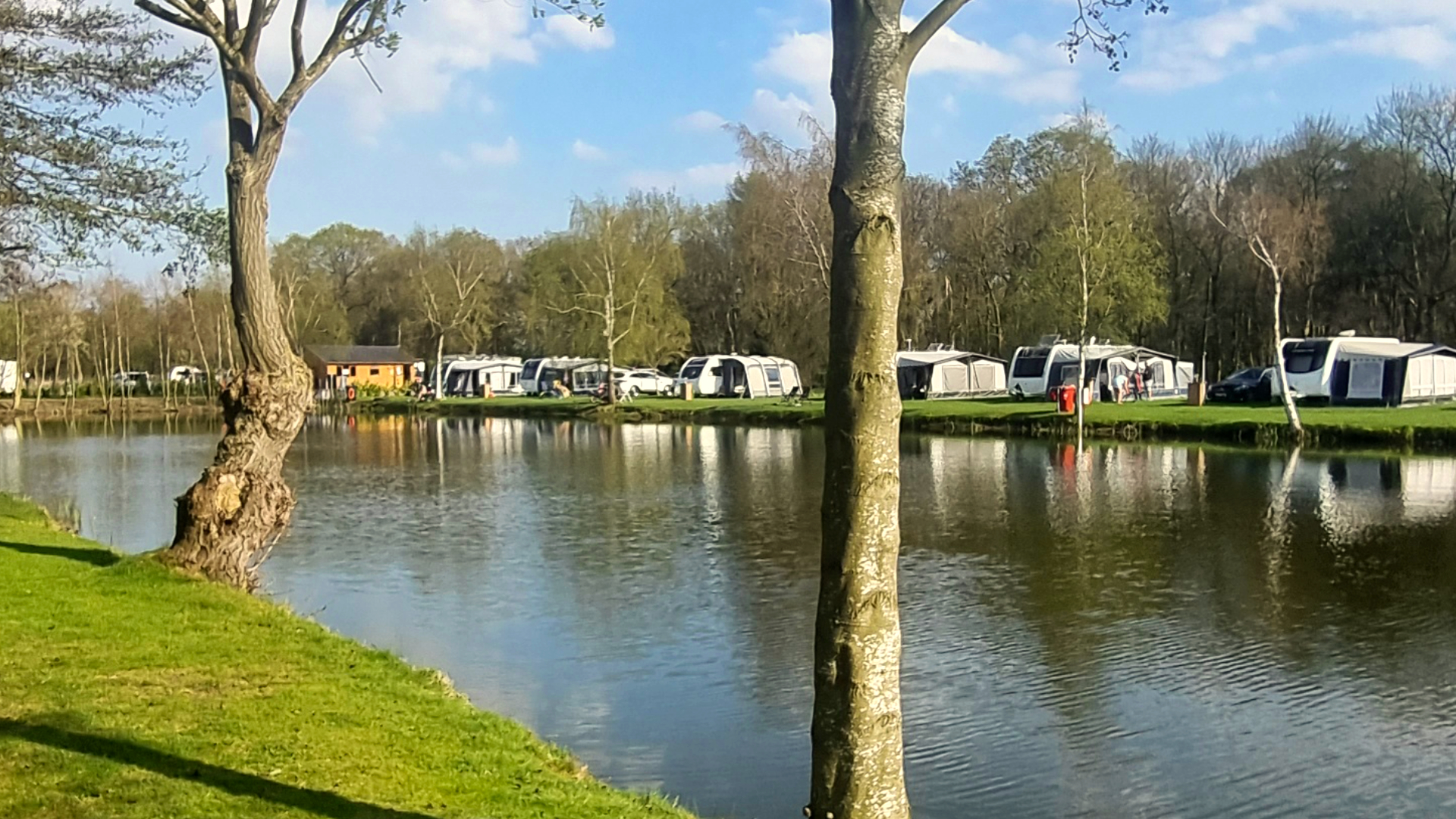 Lakeside touring Park and luxury lodges