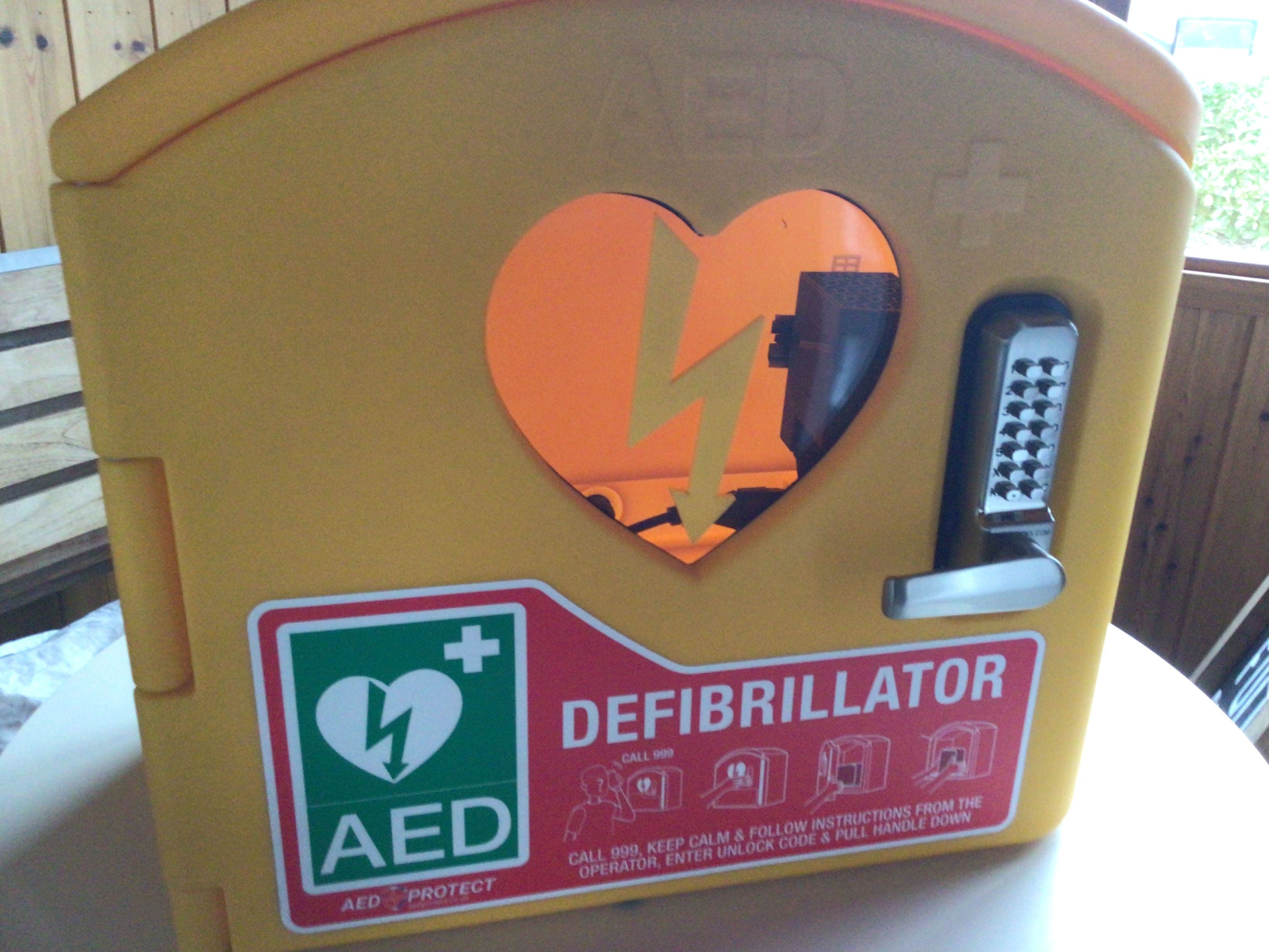 Defibrillator